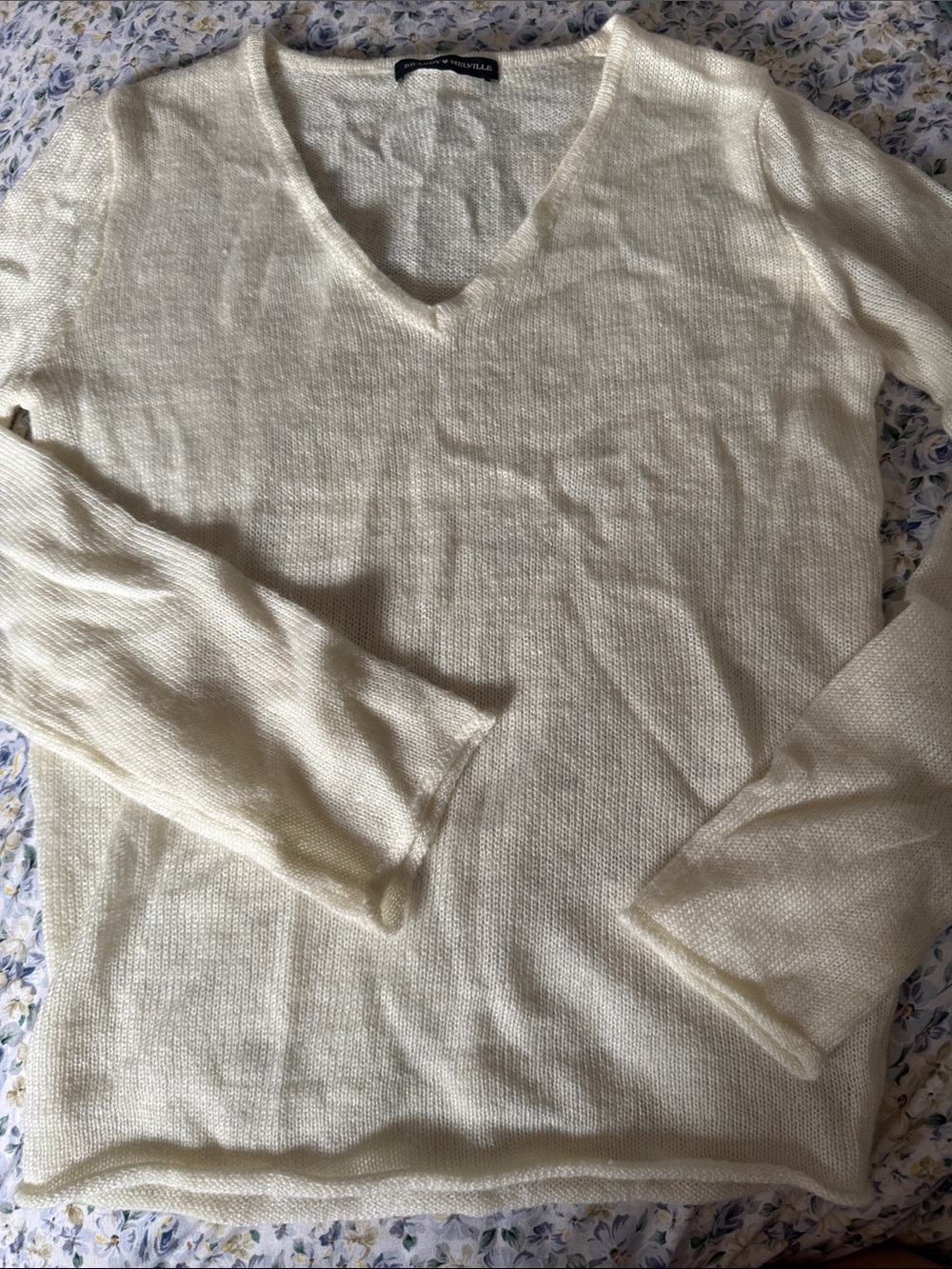 Brandy Melville Lightweight Cream V-Neck womens Sweater-Never worn